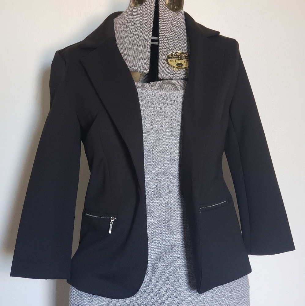 3/4 sleeve black blazer